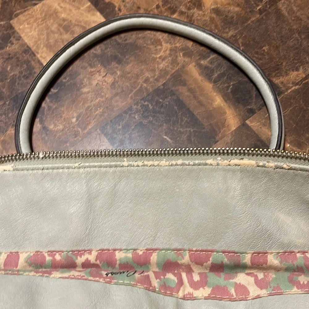 Guess Purse🥰🥰 - Picture 5 of 9